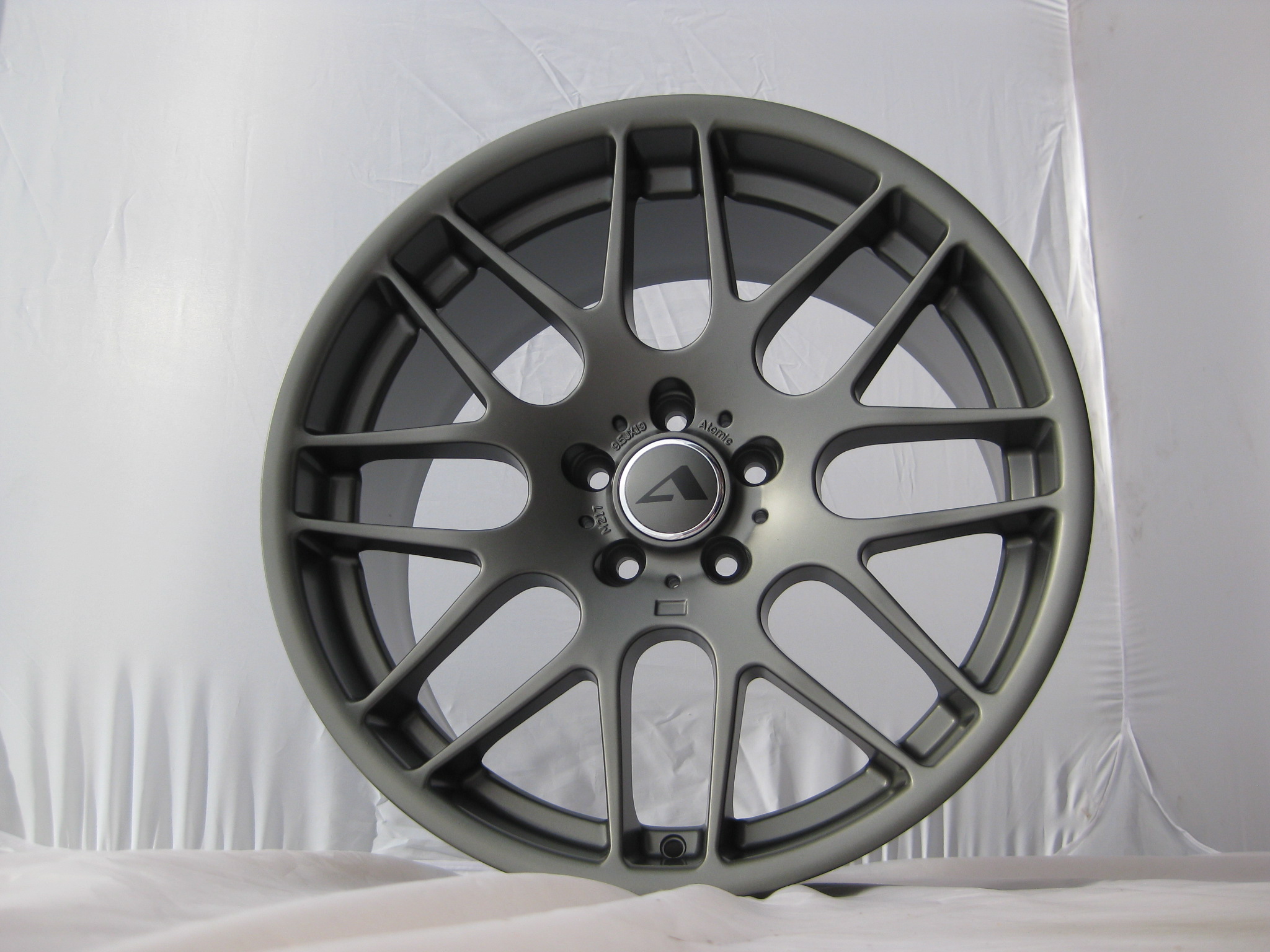 NEW 19  ATOMIC CS Y SPOKE ALLOY WHEELS WITH DEEP CONCAVE IN SATIN GUNMETAL 9 5 et38 All Round